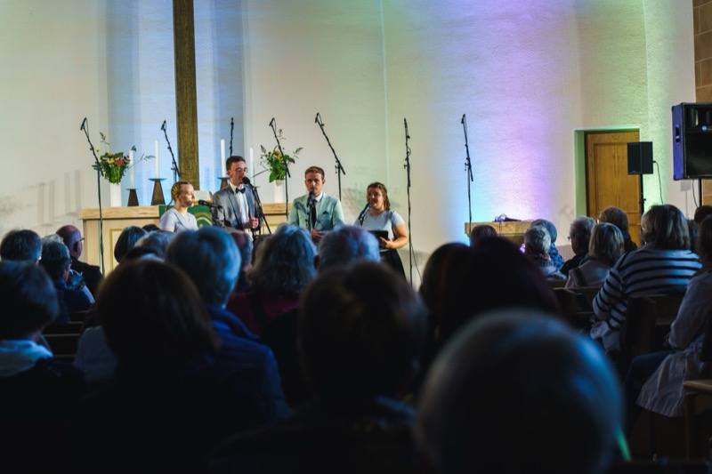 Crumble bei einem Konzert in der Kirche